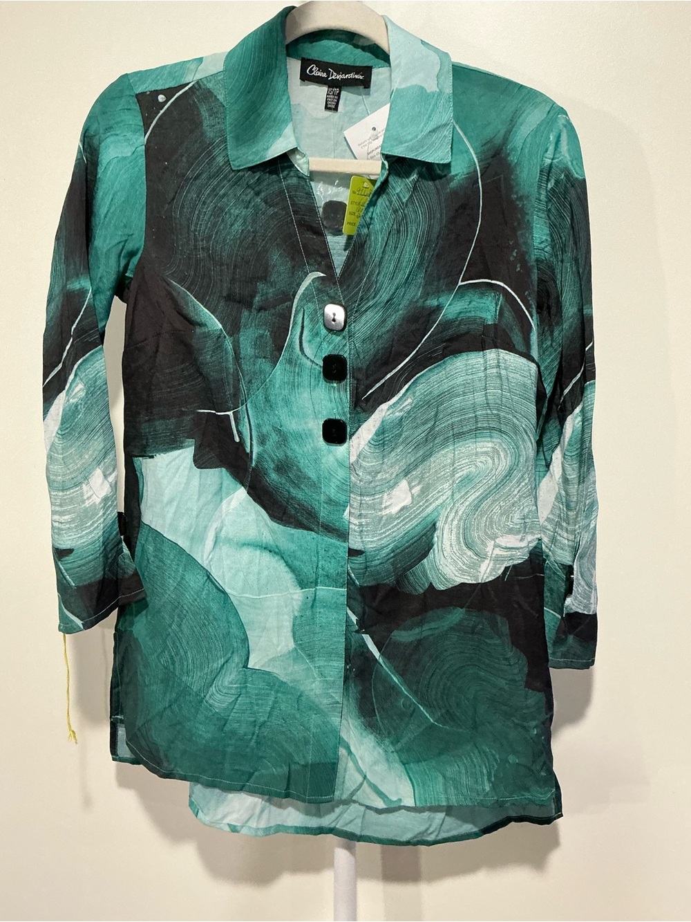 Chico's Traveler Green Wave Print Button-Front Shirt